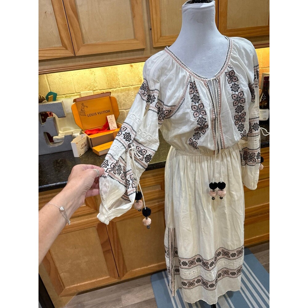 Love Shack Fancy Isla Boho Peasant Embroidered Dress Size M EUC - Picture 6 of 9